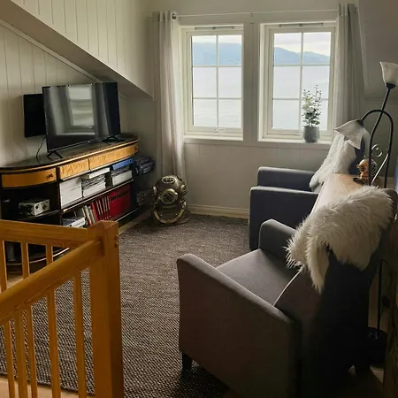 Coastal In Kastneshamn Casa vacanze Brostadbotn