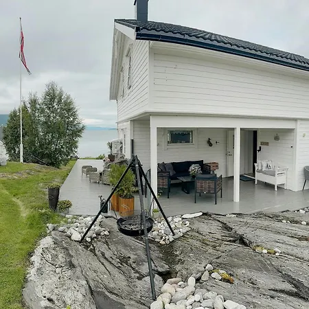 Coastal In Kastneshamn * Brostadbotn