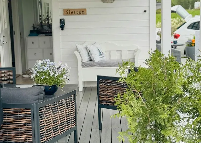 Coastal In Kastneshamn Semesterbostad