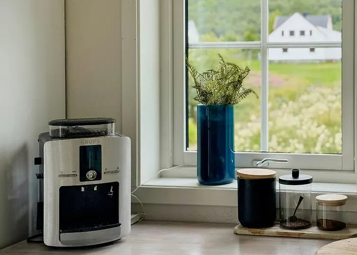 Coastal In Kastneshamn Semesterbostad *