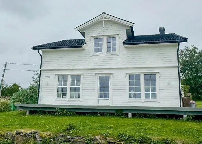 Coastal In Kastneshamn * Brostadbotn
