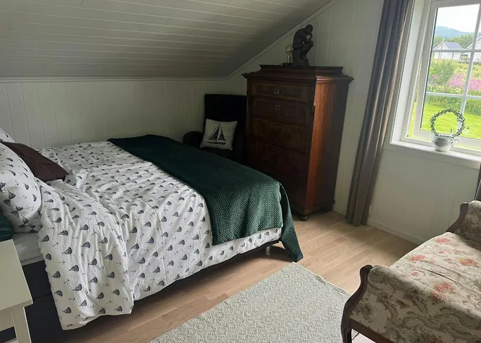 Coastal In Kastneshamn Semesterbostad Brostadbotn