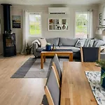 Coastal In Kastneshamn 度假居 *