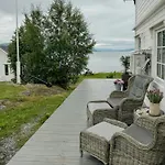 Coastal In Kastneshamn 度假居
